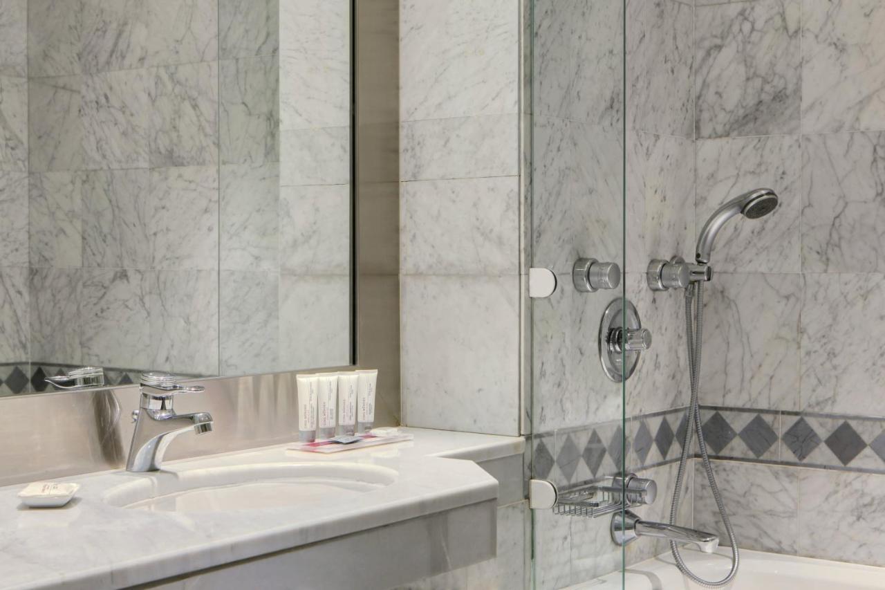 Le Meridien Jeddah Exterior photo Bathroom