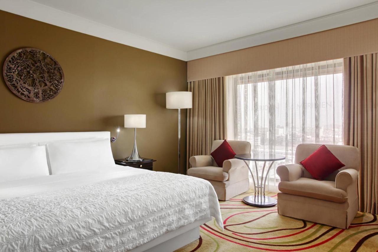 Le Meridien Jeddah Exterior photo A guest room at the hotel
