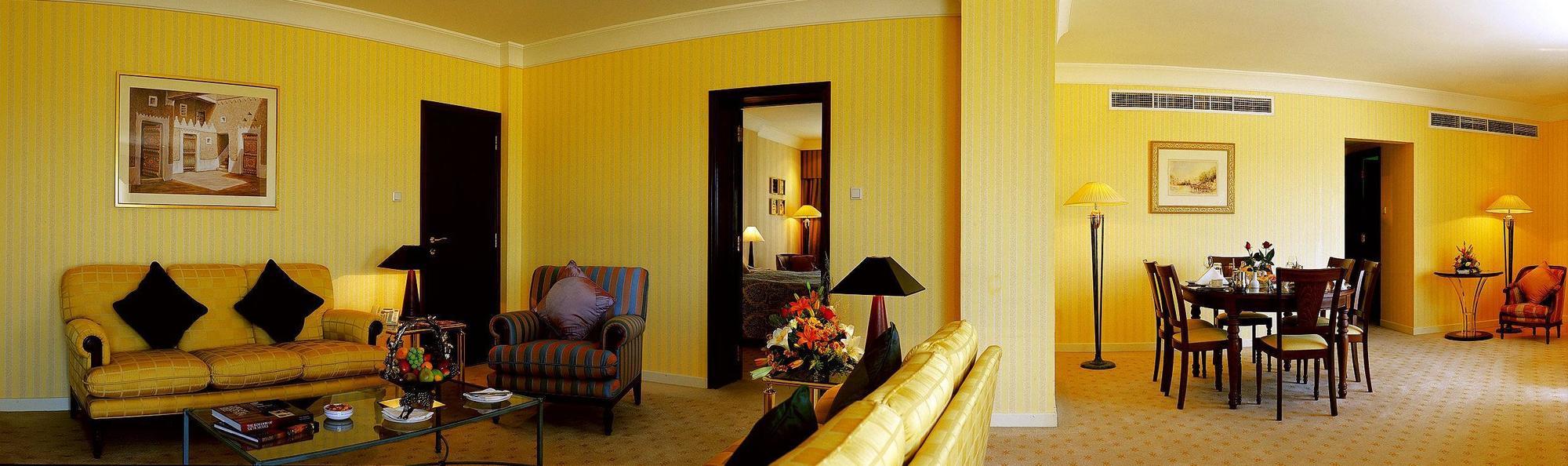 Le Meridien Jeddah Exterior photo A suite at the hotel