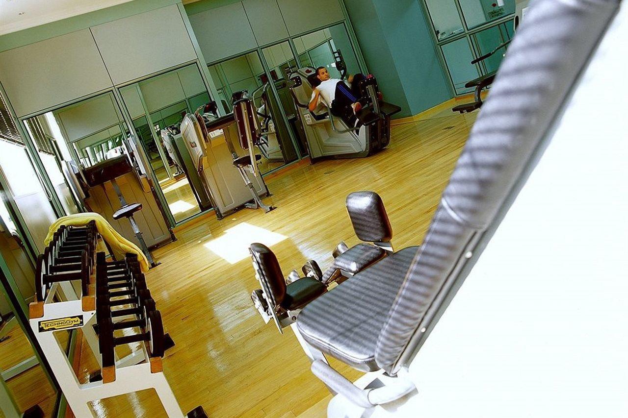 Le Meridien Jeddah Exterior photo A gym in Singapore